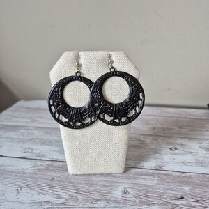 $5 NWT Perfect Gift Sale: Vintage 1980s Black Boho Disc Drop Earrings